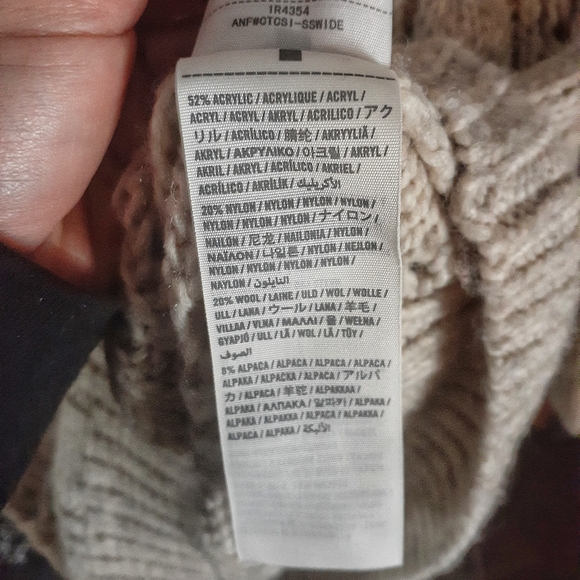 Oatmeal Cableknit Fishermans Alpaca A&F Sweater - Picture 7 of 11